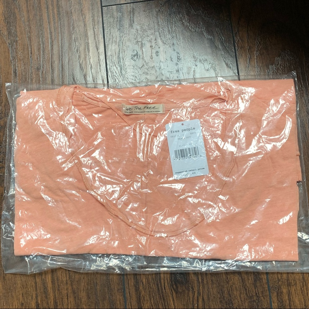 NWT Free People Under The Sun Tee in Peach Pit - Picture 3 of 5